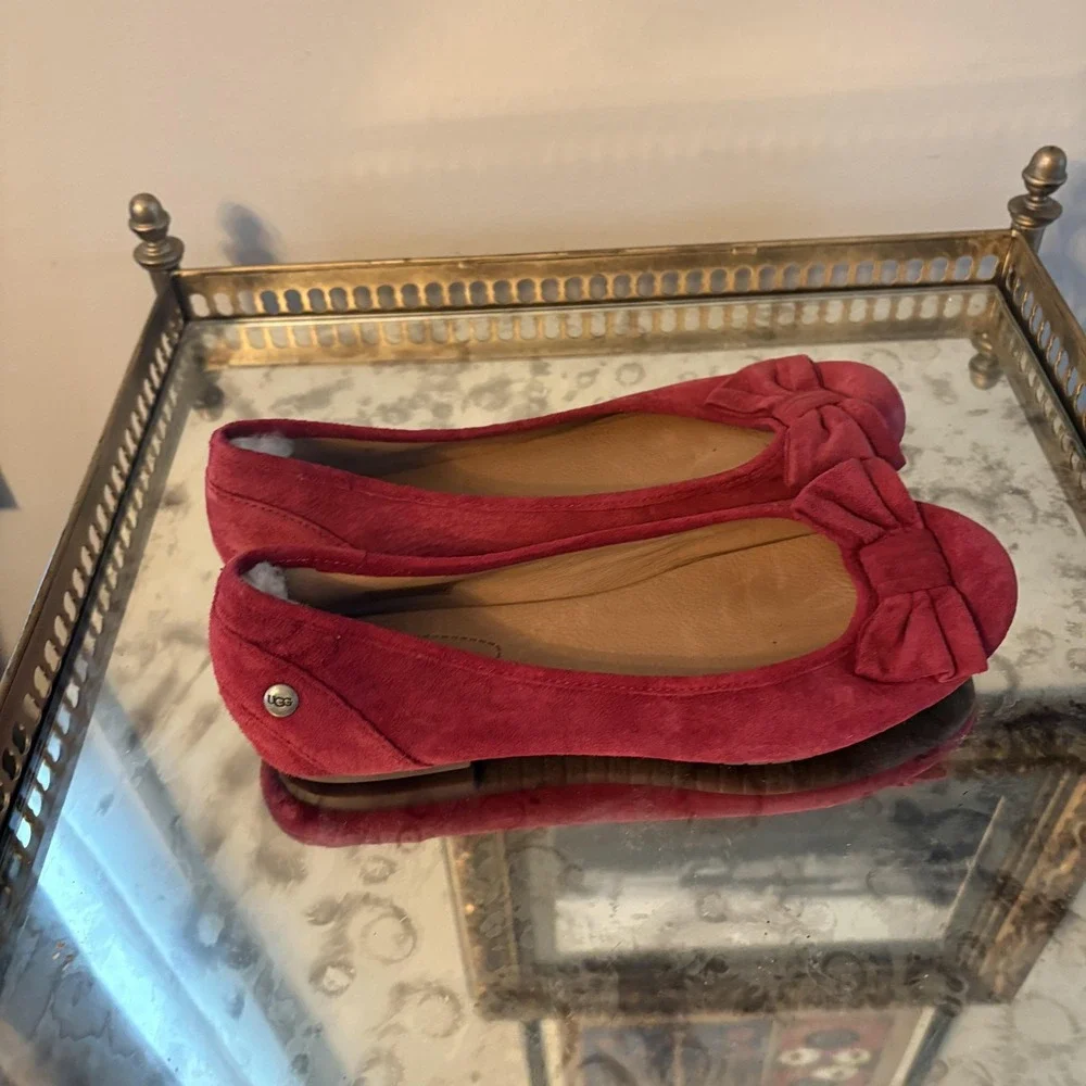 UGG Shoes Womens Size 6.5 Red Suede Ballet Flats Bow‎ Shearling Lined Loafers